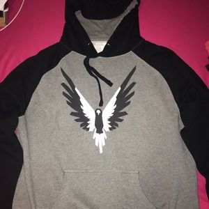 Maverick By Logan Paul size M Hoodie Black & Gray